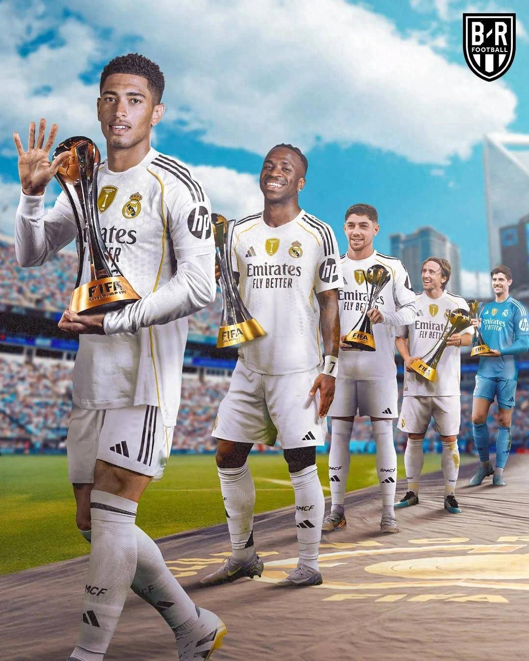 九游体育app-皇家社会训练开放日，今夜豪取连胜引欢呼，法甲在即，阵容厚度经受考验